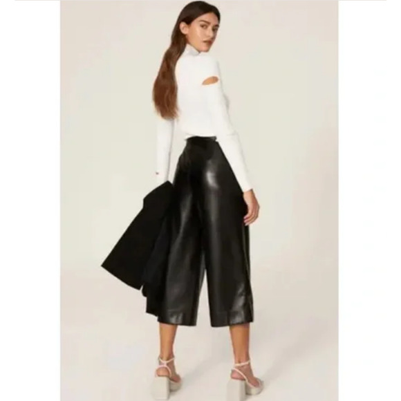 Natori Faux Vegan Leather Wide-Leg Crop Pants Size 6 - Picture 4 of 10